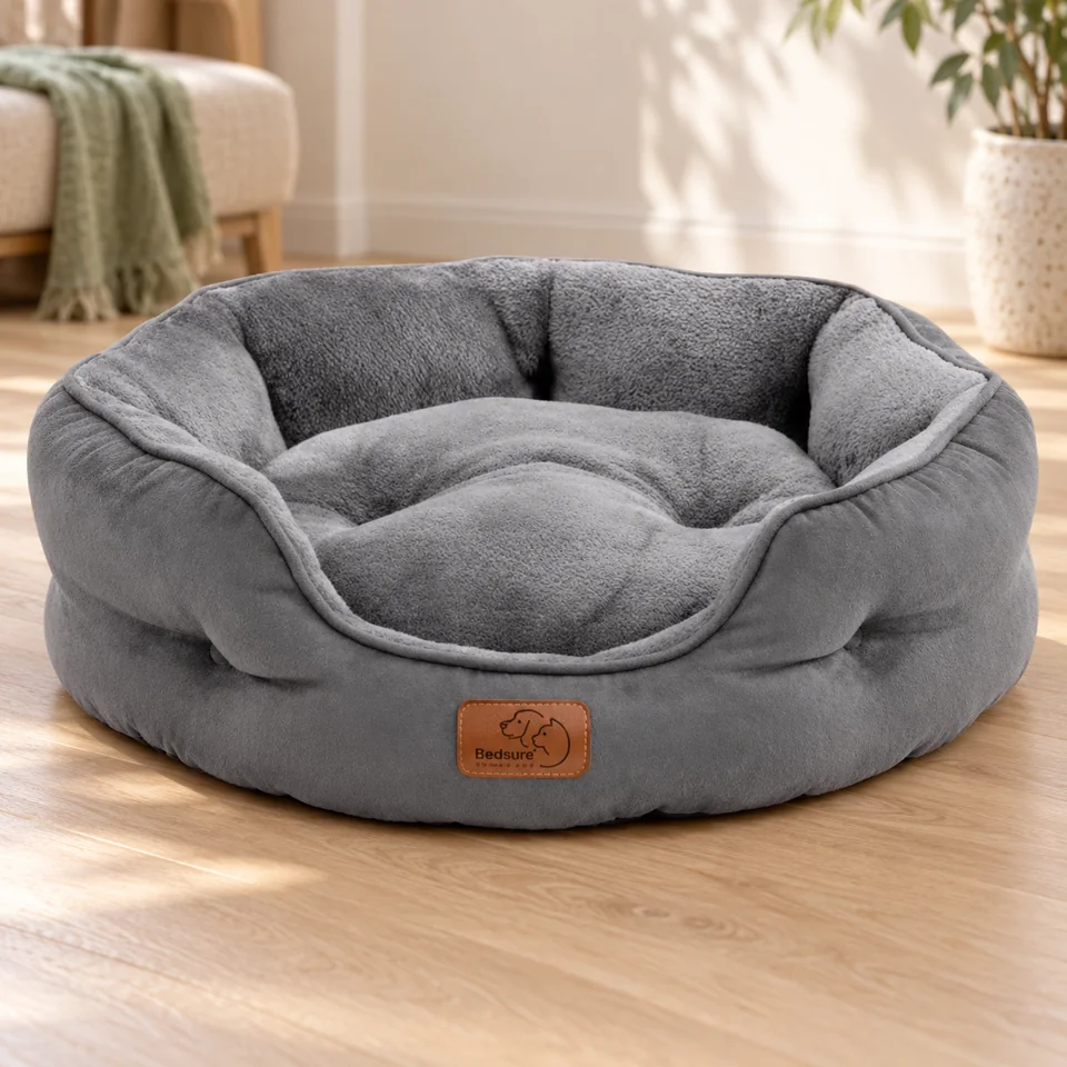 Panier lavable gris de Bedsure, mise en situation dans un intérieur pour chat